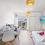 Lägenhet Avec Balcon A Minerva