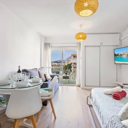 Apartment Avec Balcon A Minerva